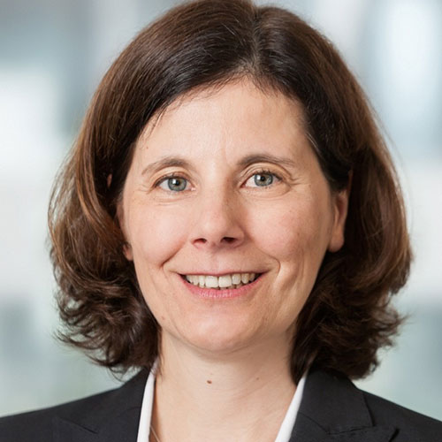 Portraitbild von Sabine Stöckle, Senior Beraterin Nachhaltigkeit und Diplom-Kauffrau