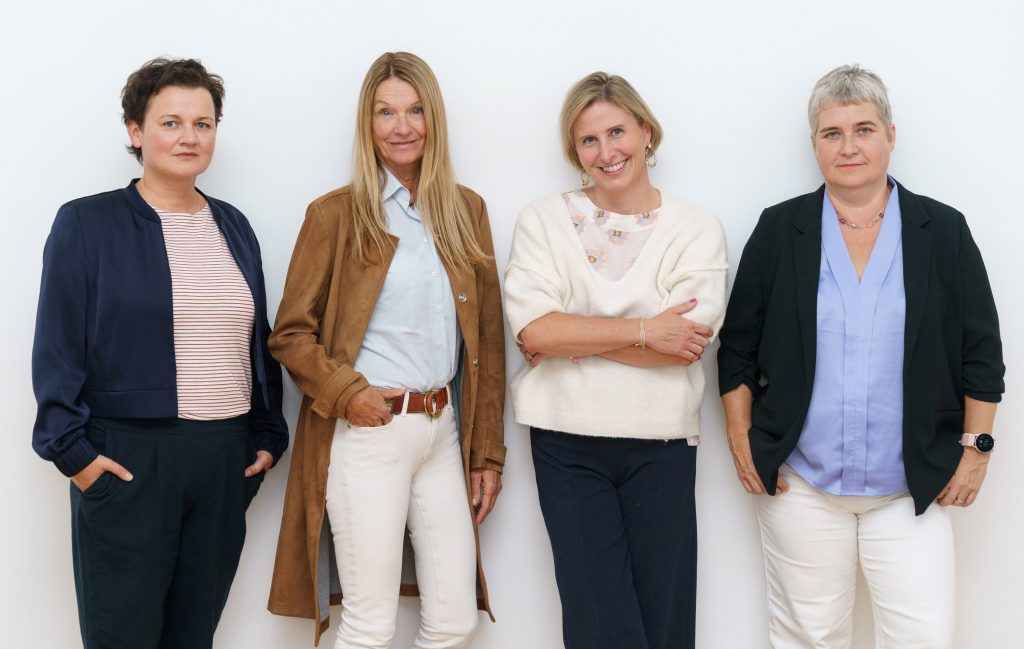 Eva Baumgardinger, Ulrike Stöckle, Stephanie Dirnbacher-Krug und Sissi Eigruber (v. l. n. r.) bündeln mit der grenzüberschreitenden Kooperation Green Value Communications ihre Kräfte. (Foto: Martina Draper) 